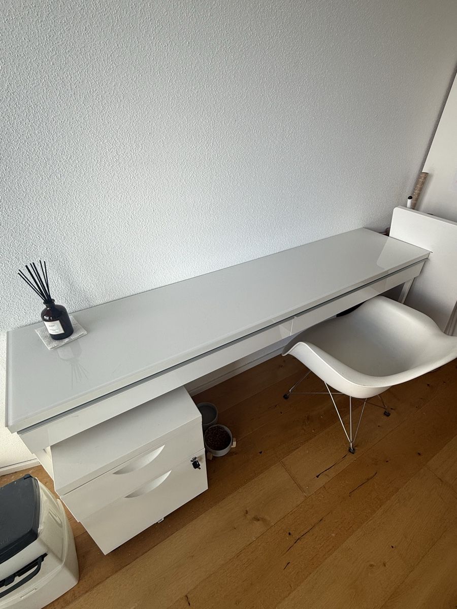 Scrivanie: Schreibtisch 180x40cm – Usato da Winterthur venduto da nir_h72g