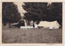 Foto-AK Familien-Camping im Engadin mit neuem Auto ~1945/50