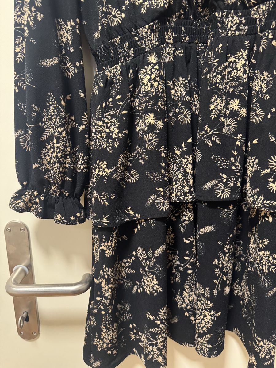 Mango Kleider: Schönes Mango Kleid, Grösse M, mit Blumenmuster, Herbst – Gebraucht aus Zürich von cha_7n8s 1