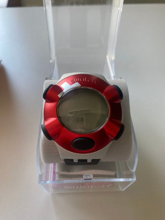 Une montre Swatch digitale édition Suisse avec sa boîte | Kaufen auf