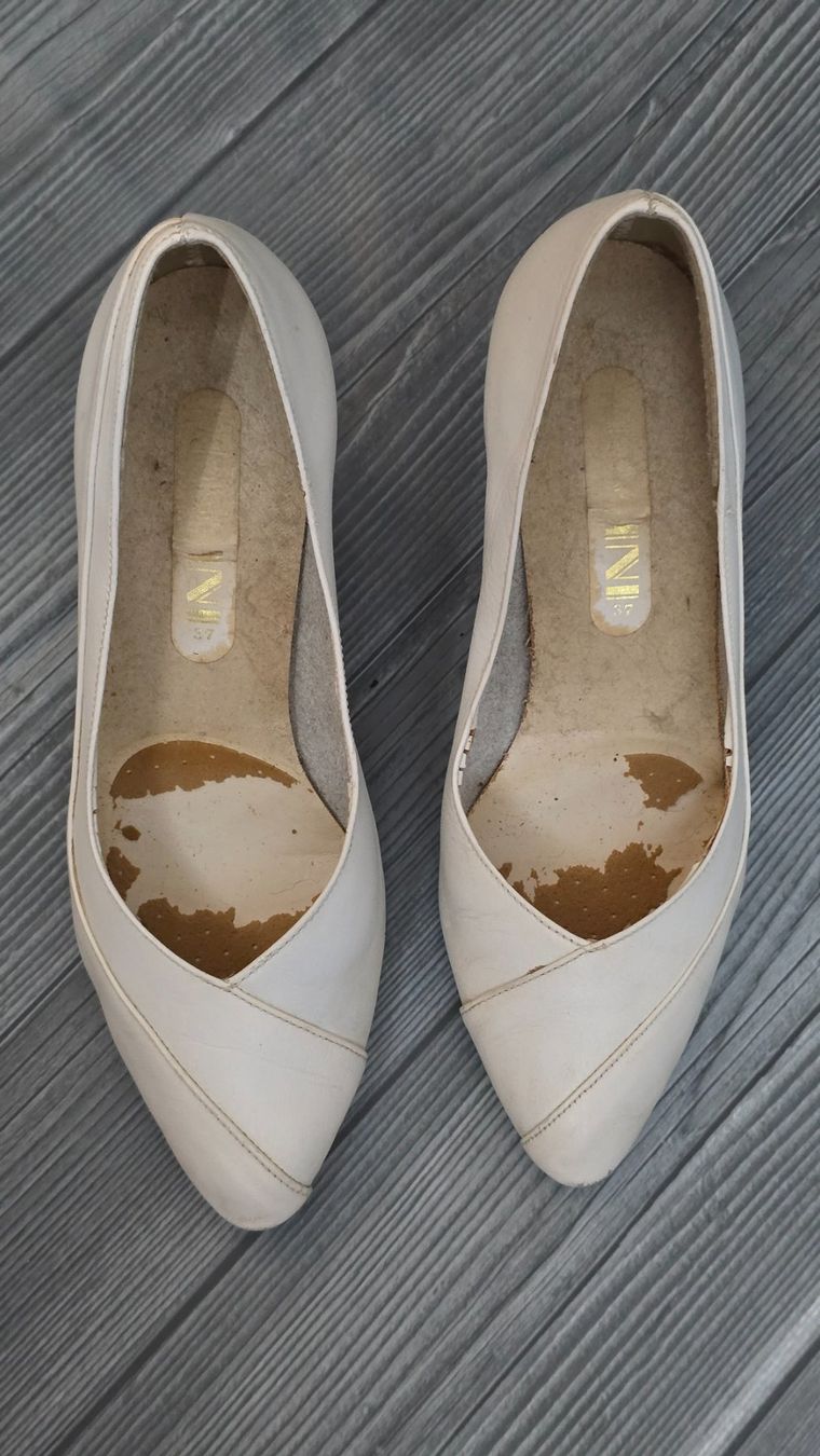 Scarpe da donna: 💞 Vintage Leder-Pumps - 37 - Cremeweiss – Usato da Thalwil venduto da VitaMini 6