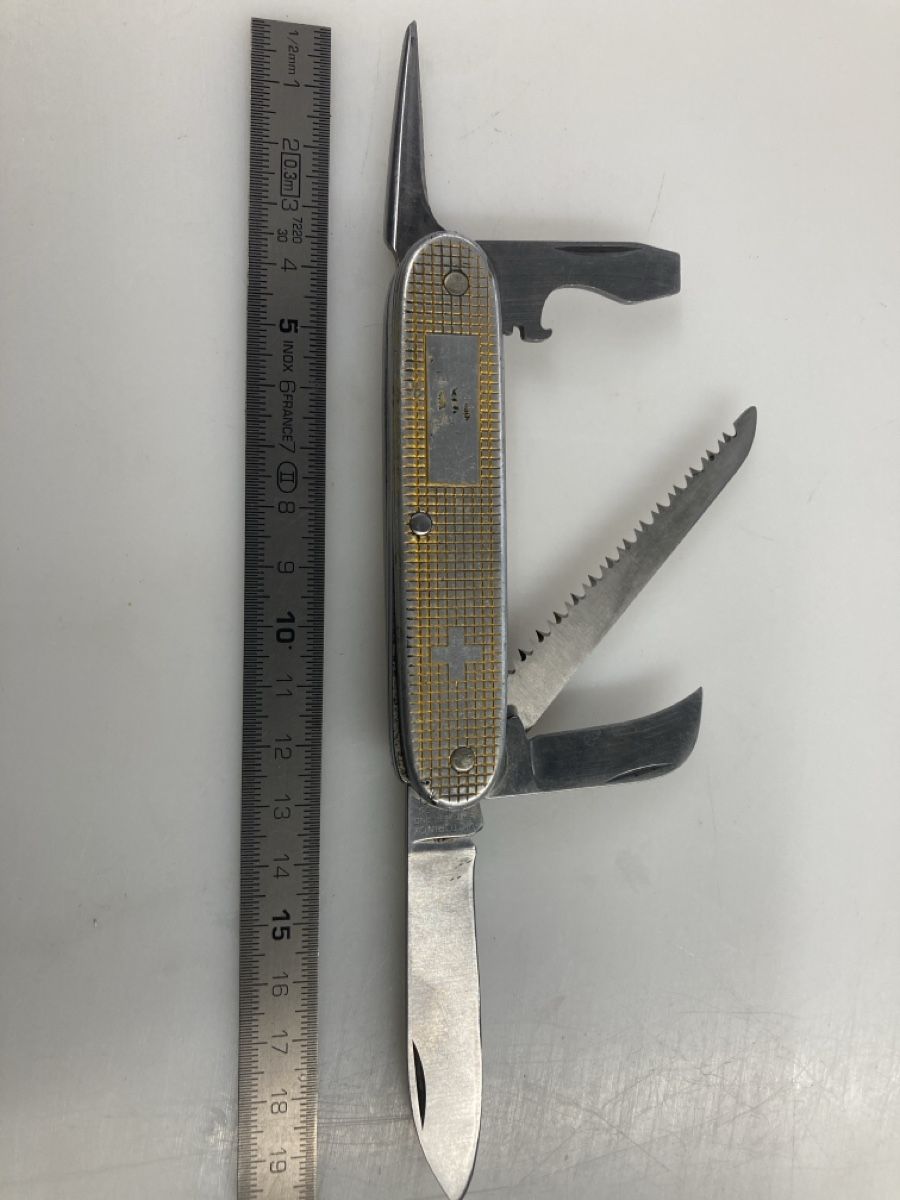 Victorinox Couteaux de poche: Sackmesser  – D'occasion à Krauchthal par colligio