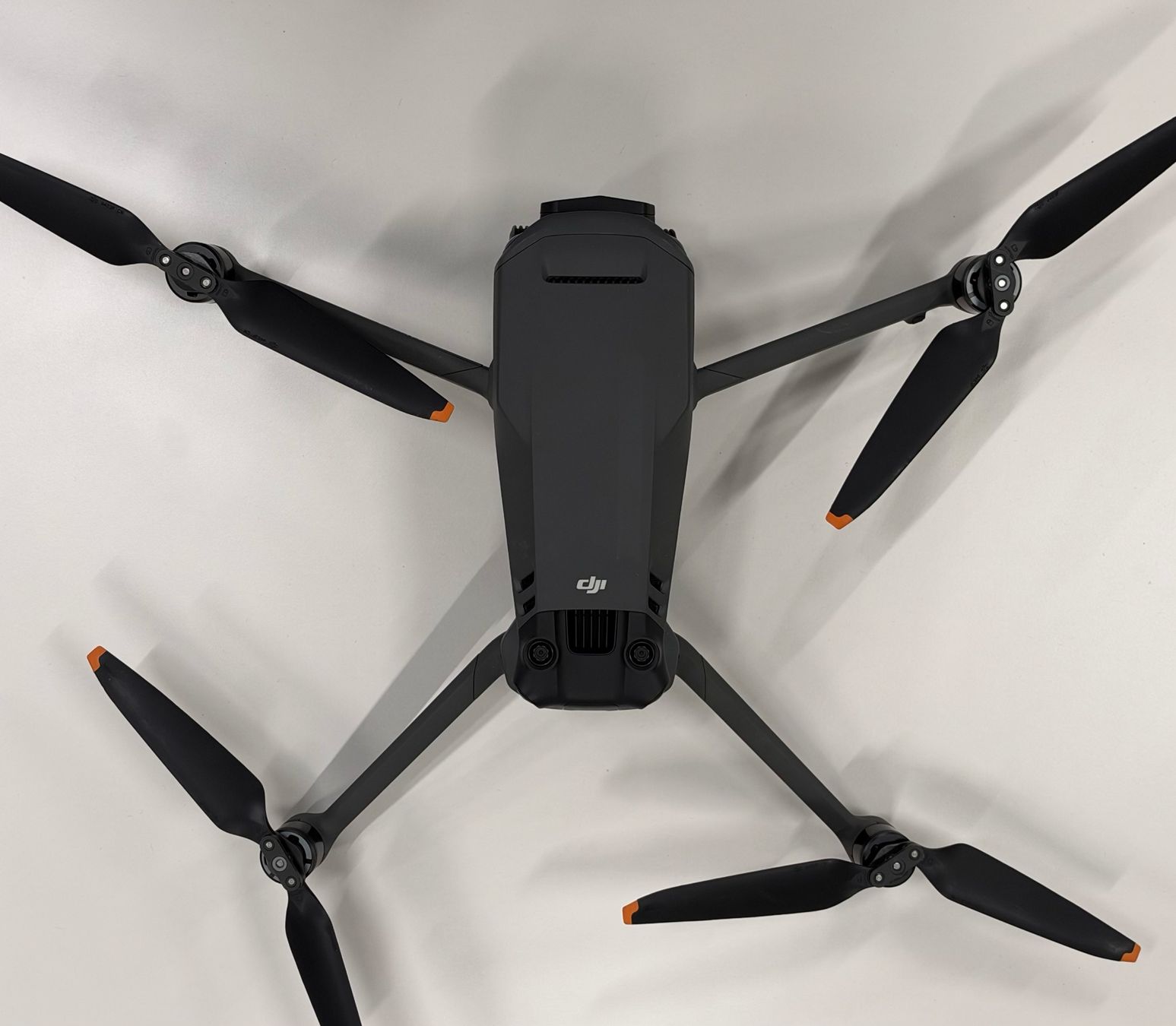 DJI Modellismo RC: DJI Mavic 3 Pro + Fly More Combo – Usato da Lausanne venduto da Vandy_Studio 5