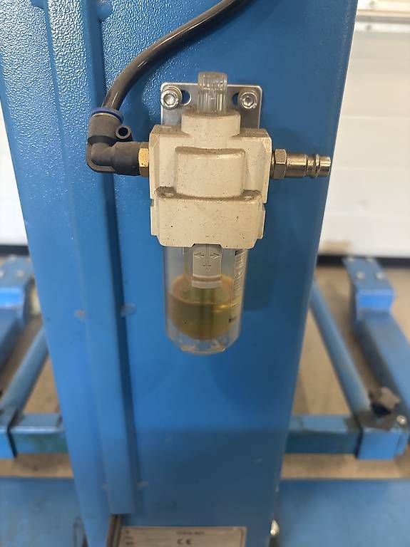 Tutte le macchine: Gebrauchte mobile Ein-Säulen-Hebebühne RP-Tools YCW2 zu v... – Usato da Oberbüren venduto da adr_k7qg 4