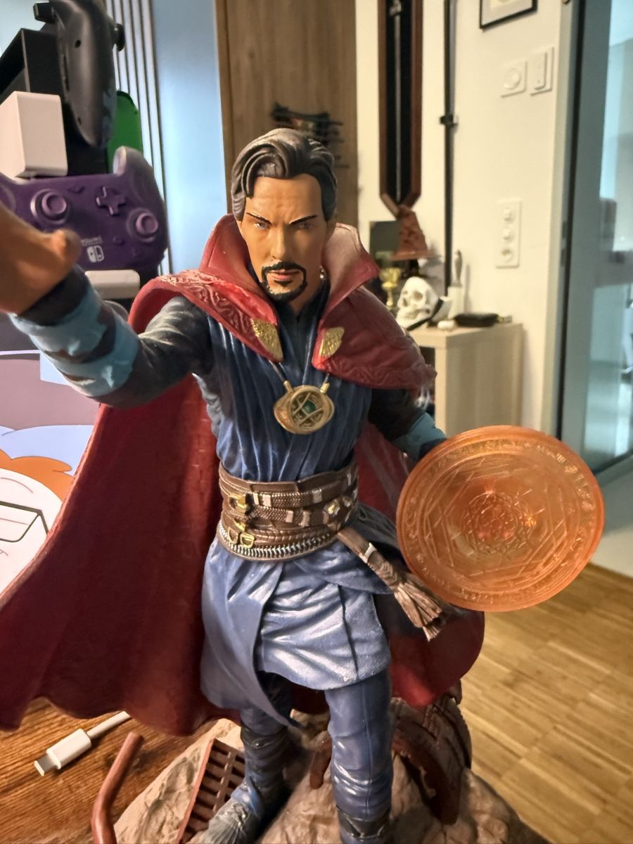 Marvel Statuette: Diamond Select Doctor Strange Infinity War Statue 25cm – Usato da Glarus venduto da dean94 1