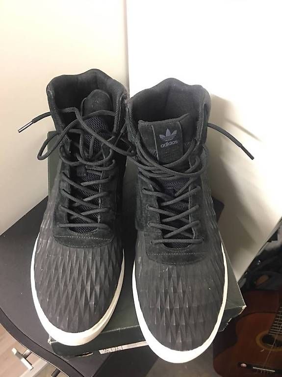 Chaussures hommes: Adidas noir 46 – D'occasion à maules par sadso