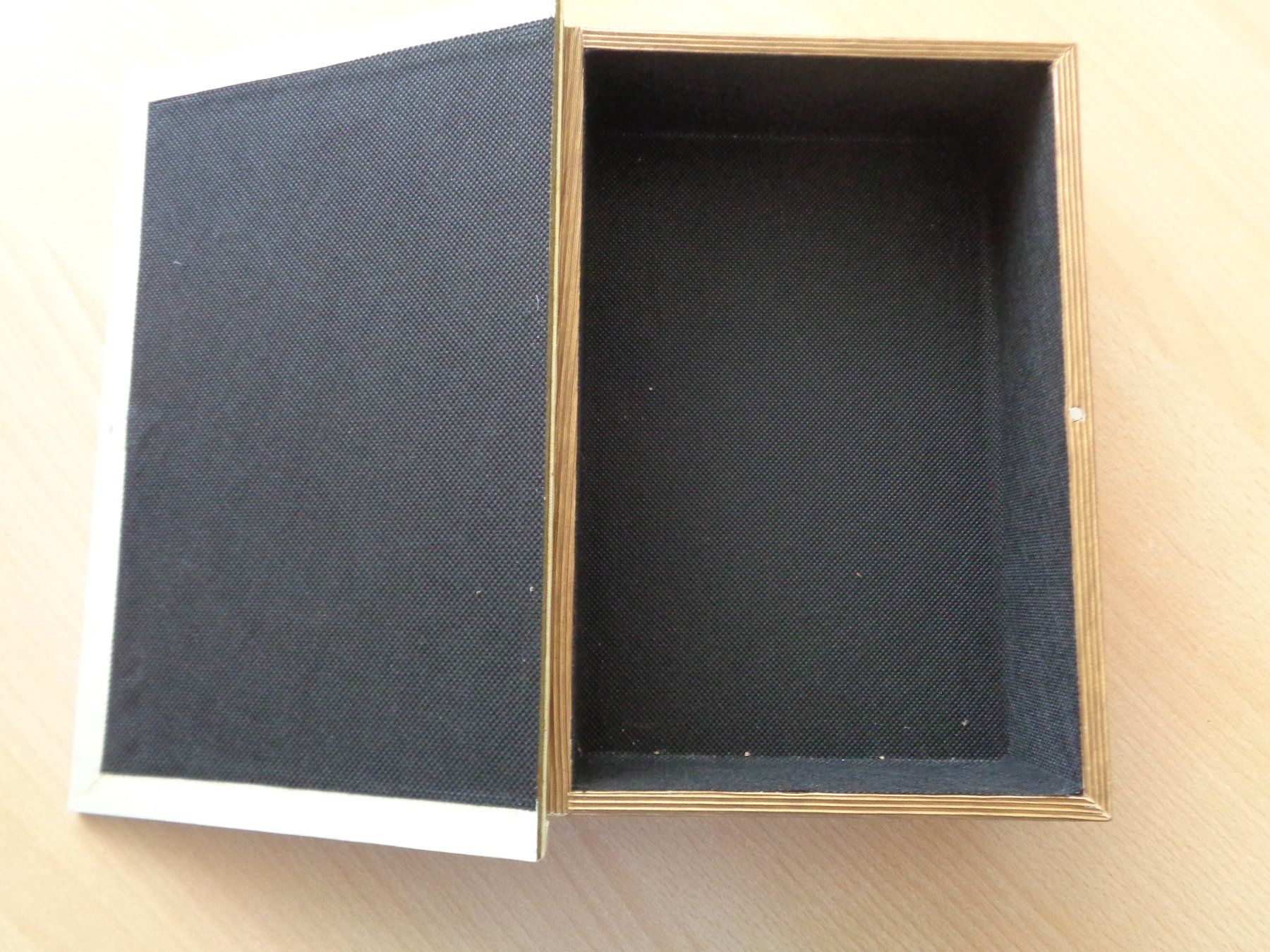 Alle Dekorationen: Buchkistchen – Gebraucht aus Dietikon von chroetli77 4