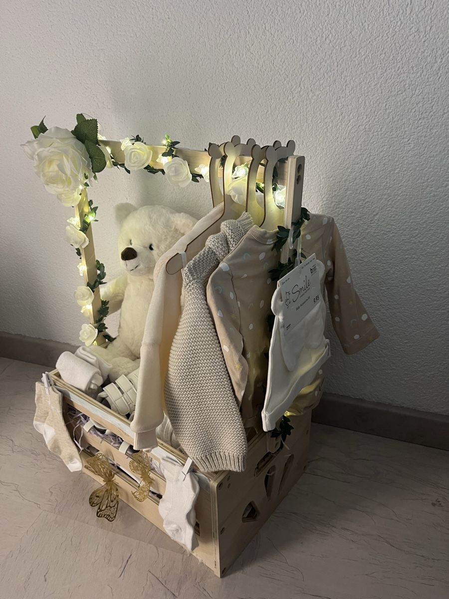 Kleiderpakete & -sets: Geschenk zur Geburt Babyregal – Neu und originalverpackt aus Eschlikon TG von murati123 1