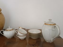 Set da tè in porcellana bianco con bordo oro usato
