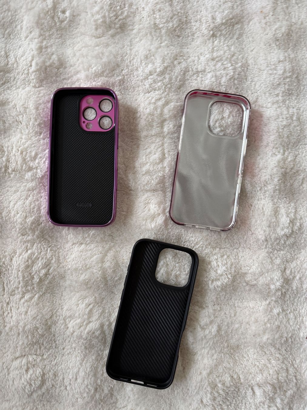 Cover & Protezioni schermo: Lot de 3 coques pour iPhone 16 Pro – Nuovo (secondo la descrizione) da Biel/Bienne venduto da Rinee_G 1