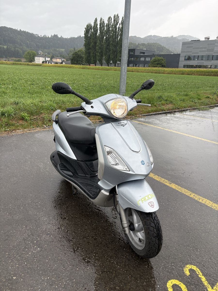 Piaggio Scooter: Roller Piaggio Fly 125  – Usato da Au SG venduto da ben_9kp2 1