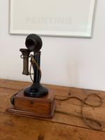 Antikes Telefon mit separaten Klingelkasten (vor 1900)