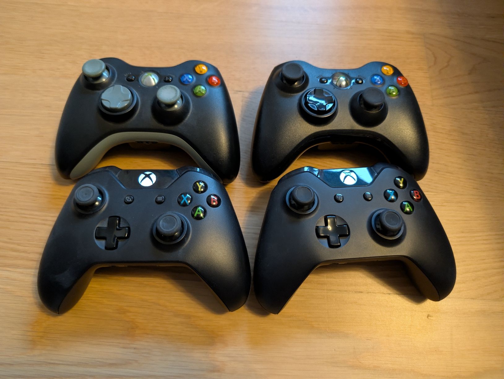 Microsoft Console: Xbox One mit 4 Controller und Spielen – Usato da Uster venduto da Jaschoo 2