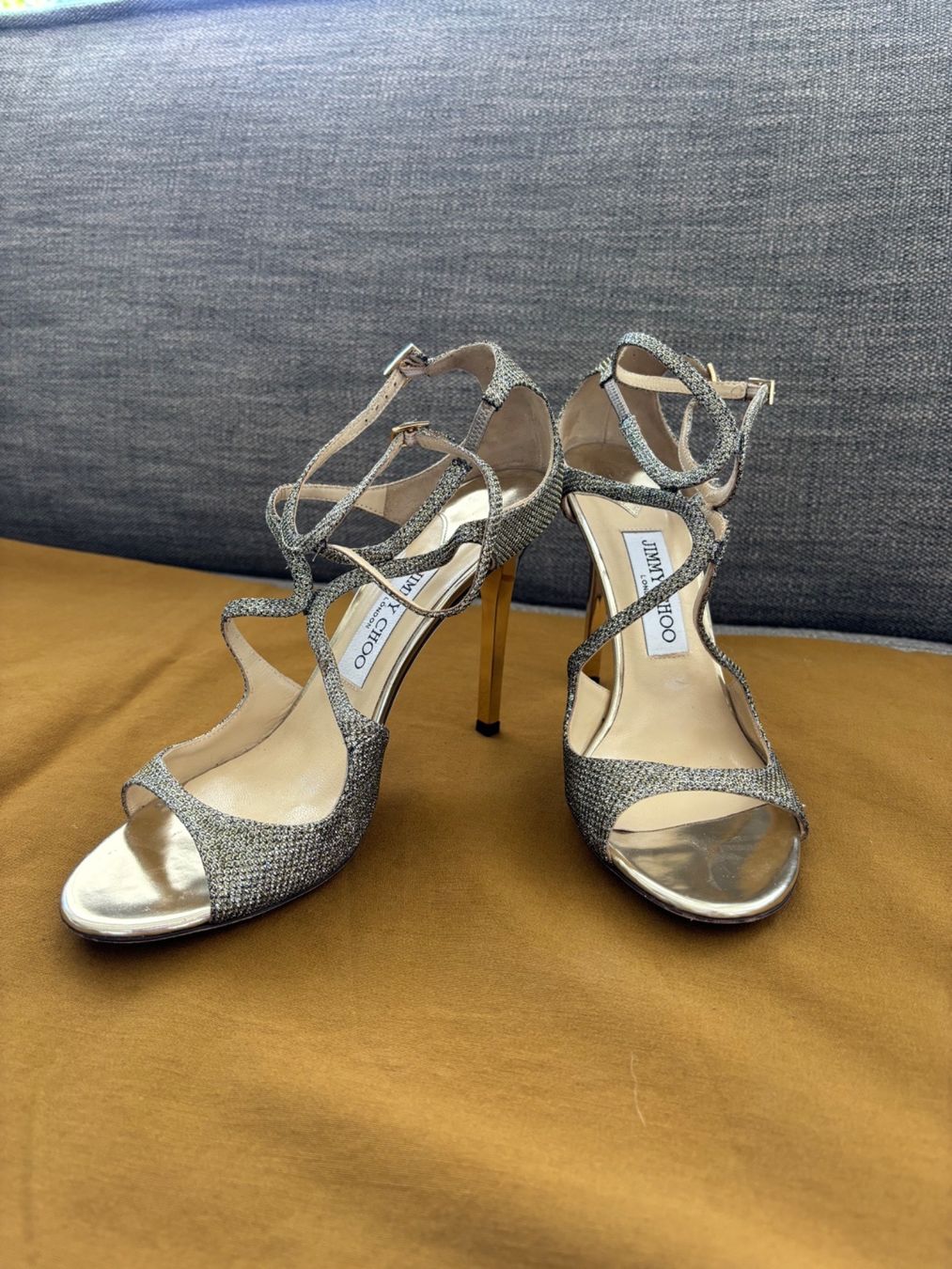 Jimmy Choo Scarpe da donna: Jimmy Choo High Heels in Glitzer-Optik – Usato da Küsnacht ZH venduto da Anrojora