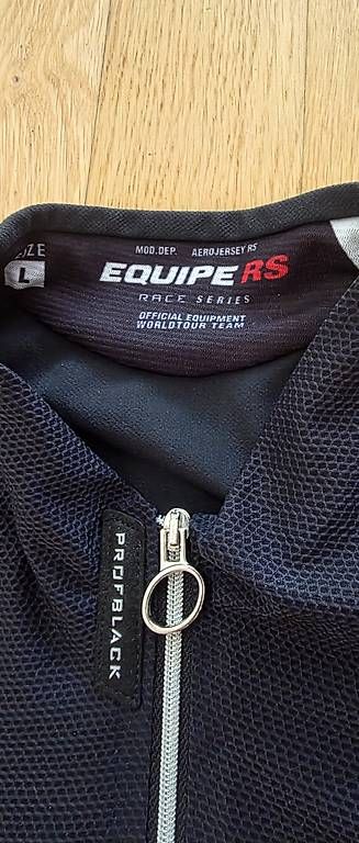 Maillots de corps & Pantalons: Assos Trikot Equipe RS Gr.L – D'occasion à Brunnen par Rodge 2