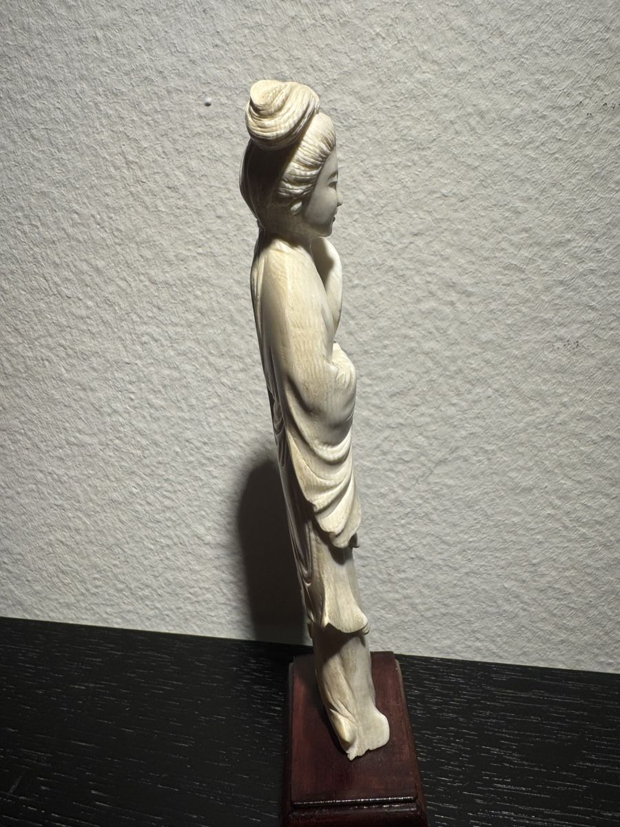 Sculture & Statue: Antike chinesische Dame mit Fächer. – Usato da Buchs AG venduto da ChrizZa 3