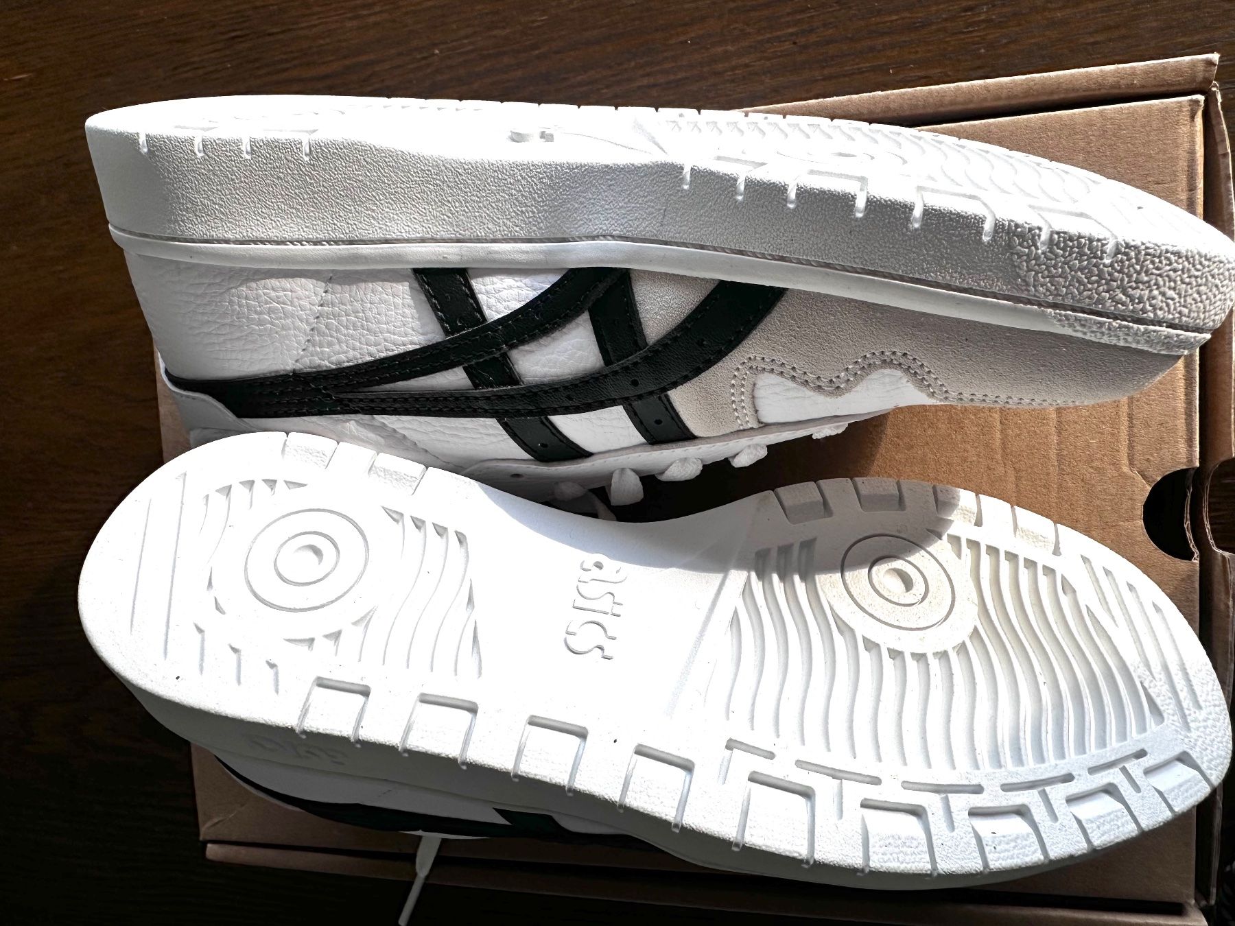 Asics Chaussures femmes: ASICS Sneaker Weiss Schwarz Grösse 38 neu – Neuf (Voir description) à Haldenstein par enie123 4