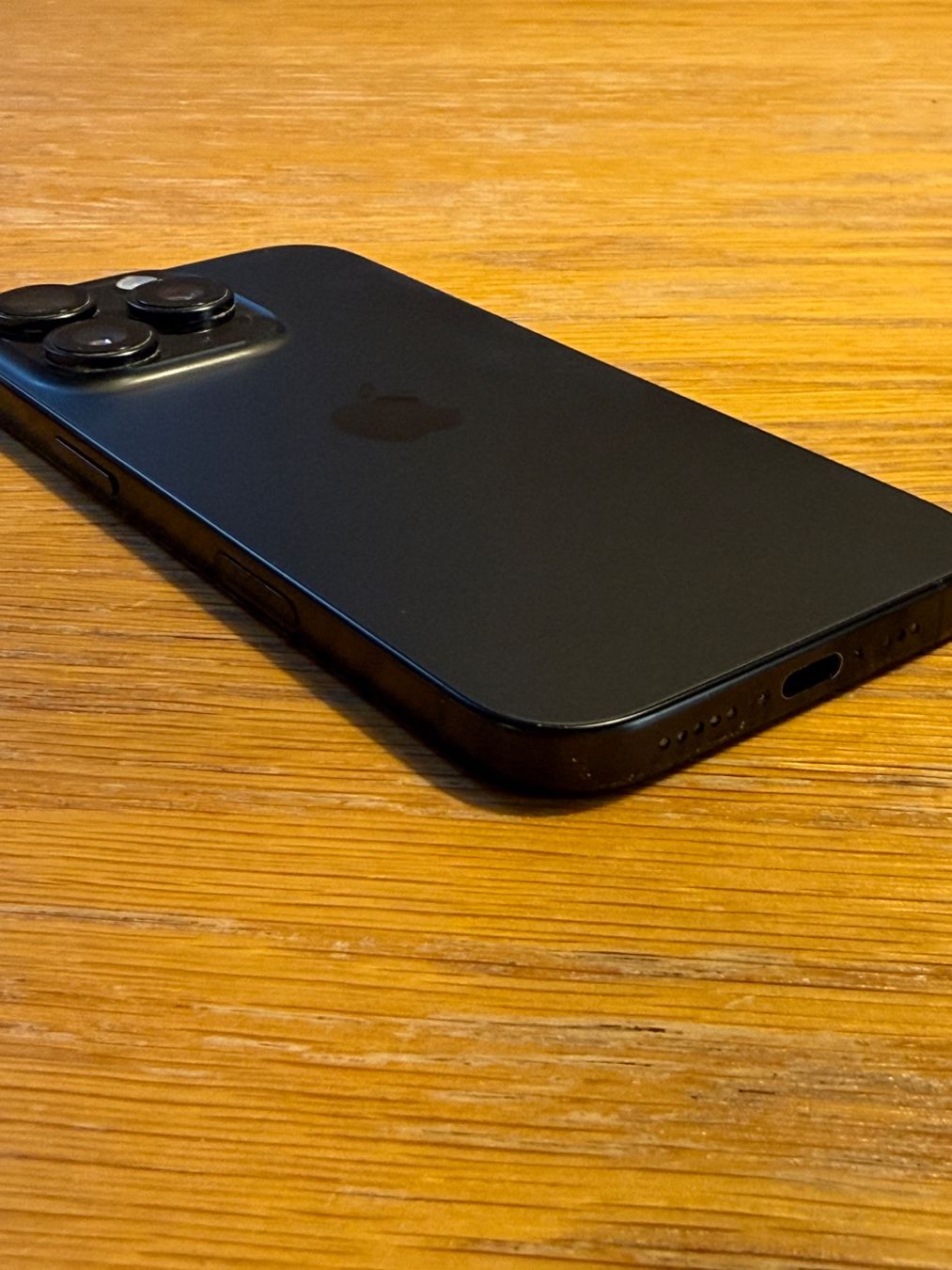 Apple Handys / Smartphones: Apple iPhone 16 pro 128gb – Gebraucht aus Bern von Broltchi 4