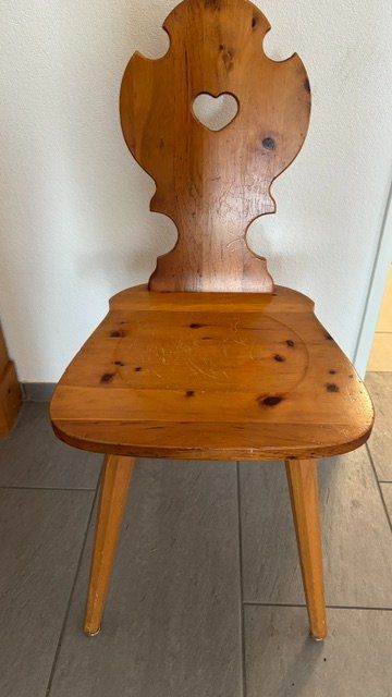 Chaises: Arvenmöbel Stühle – D'occasion à Zürich par Kiruno
