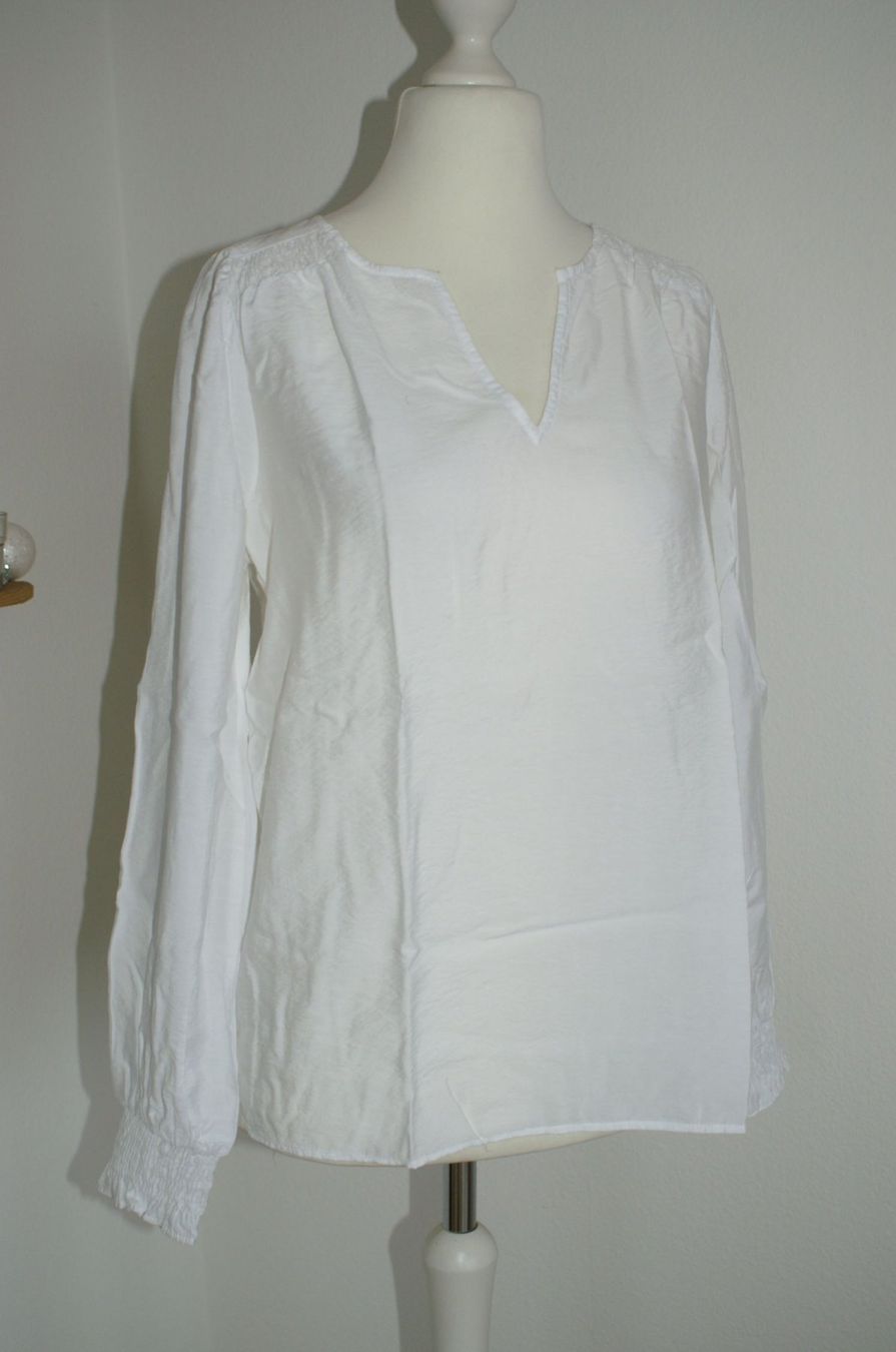 Blusen: lässige schlichte Bluse, langarm, Gr. 36/38, in offwhite – Gebraucht aus Grüt (Gossau ZH) von o-nyx