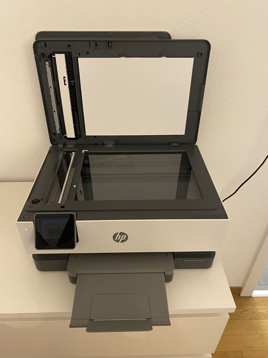 Hewlett Packard Stampanti: HP OfficeJet Pro 8024 Drucker/Kopierer/Scanner – Usato da Basel venduto da lorged 1