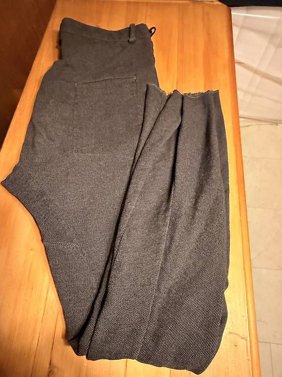 Hosen: Lässige Baumwollhose  – Neu und originalverpackt aus Lyssach von Tamara_s