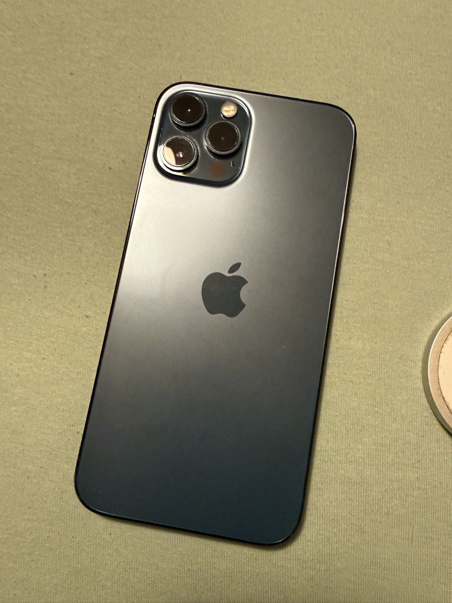 Apple Portables: iPhone 12 Pro max – D'occasion à Sissach par Merl01
