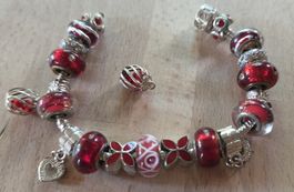 Charms Armband rot mit Herz Anhänger und Kugel