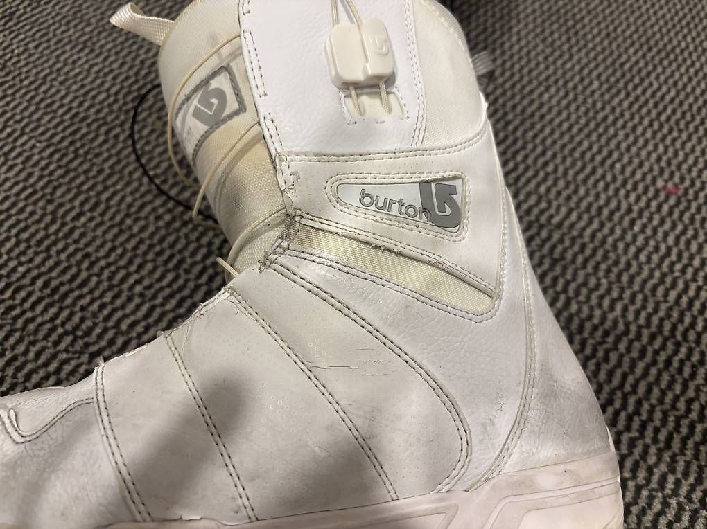 Scarpe da uomo: Kinder Snowboard Schuhe Gr. 38 – Usato da Weier im Emmental venduto da maskulin82 1