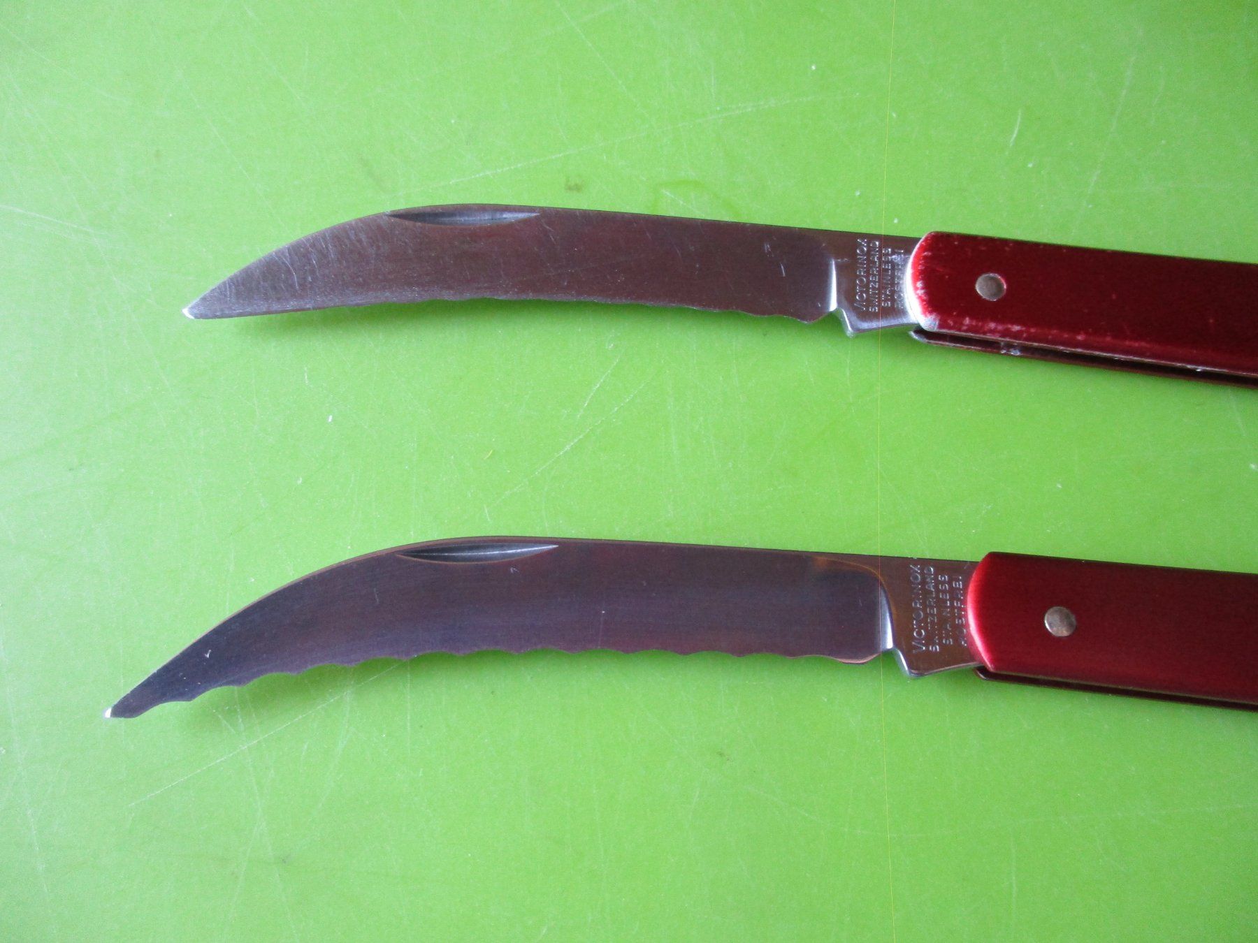 Victorinox Taschenmesser: 2 Bäckermesserli – Gebraucht aus Ottikon Gossau ZH von hokuspokus 1