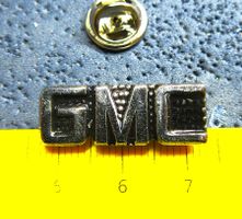 GMC US CAR TRUCK PIN GEPRÄGT SILBRIG