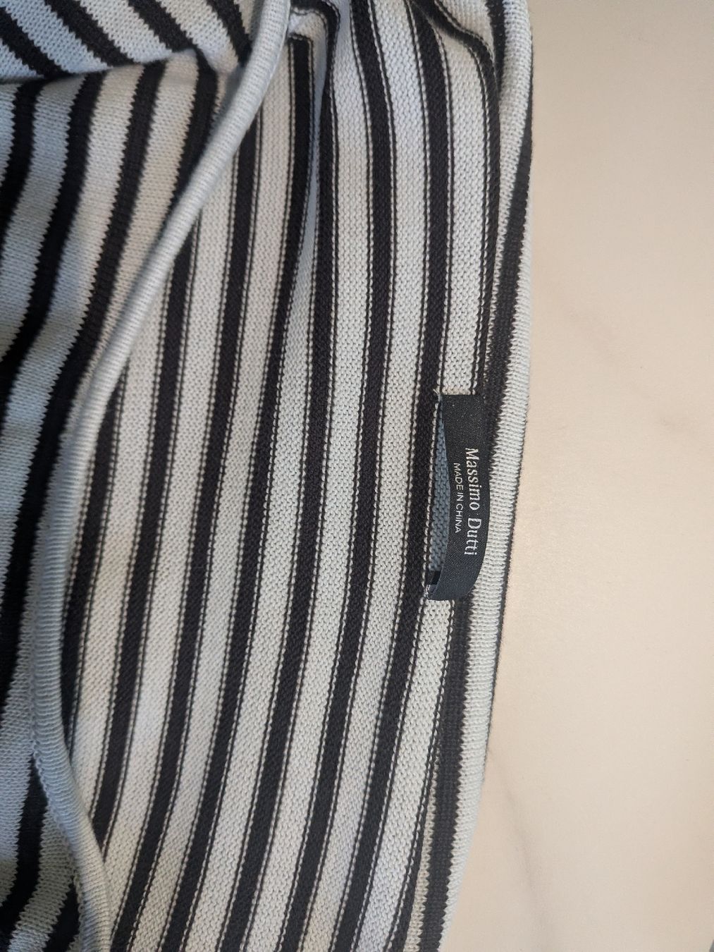 Massimo Dutti Pullover & Sweatshirts: MASSIMO DUTTI  – Neu (gemäss Beschreibung) aus Vevey von ste_d5zv 2