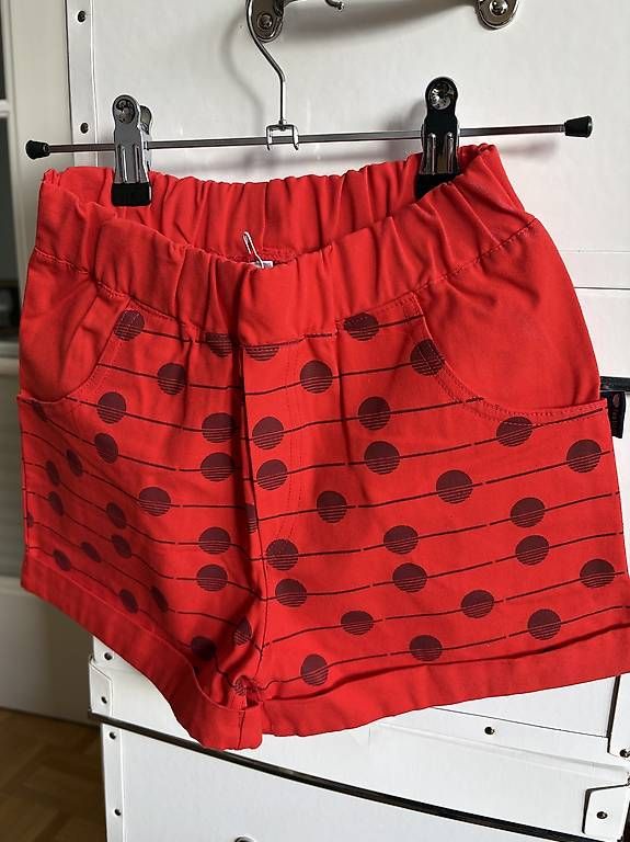 Pantalons: Short l'asticot 8-10 ans – D'occasion à Genève par sandram02