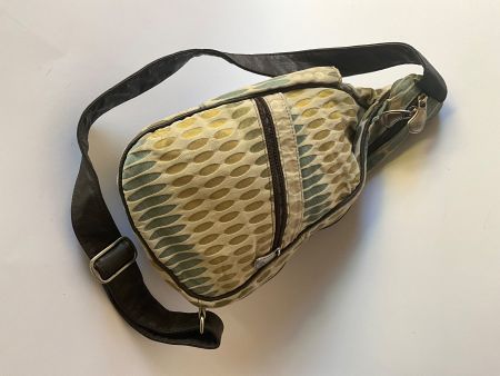 Healthy backpack Umhängetasche gemustert guter Zustand 44cm
