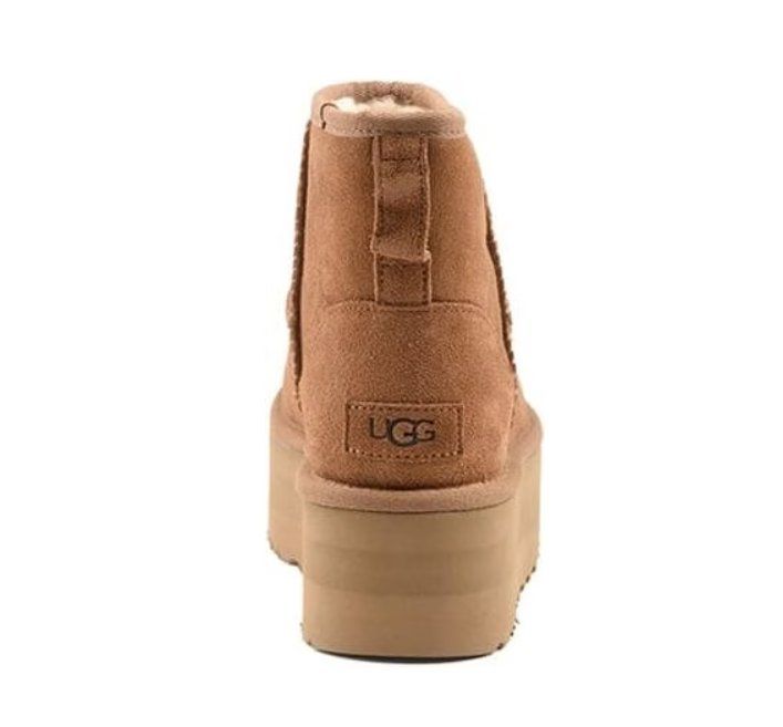 Ugg Scarpe da uomo: Ugg Classic Mini Platform Winterstiefel Grösse 41 – Nuovo (secondo la descrizione) da Steinhausen venduto da Retourenprofis 2