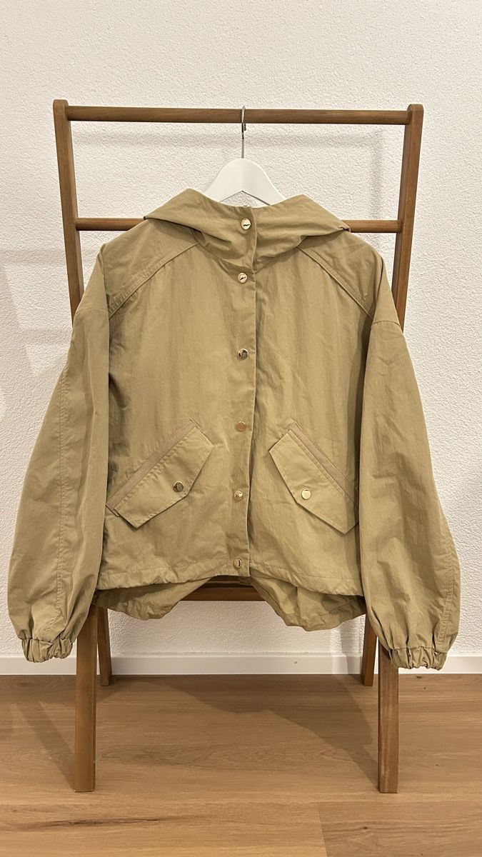 Zara Vestes: ZARA leichte Jacke beige – D'occasion à Zürich par am3s_se11s