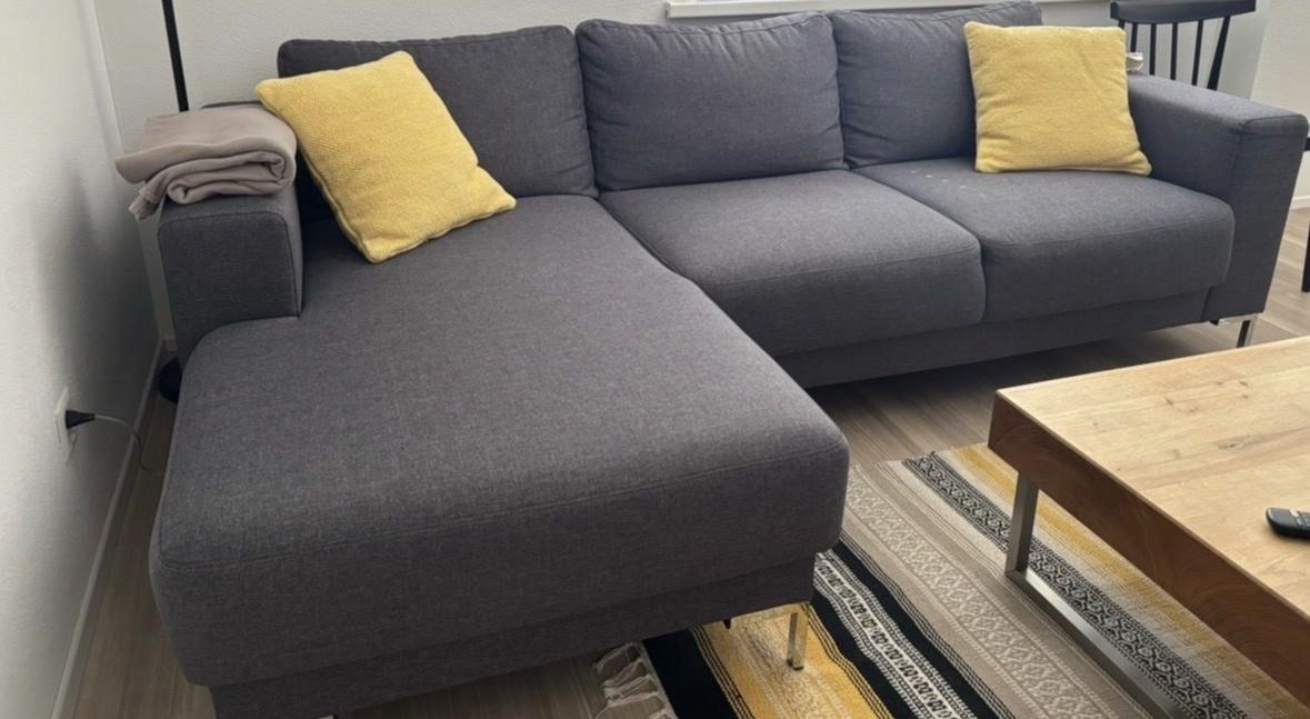 Micasa Divani: Ecksofa dunkelgrau sehr guter Zustand – Nuovo (secondo la descrizione) da Winterthur venduto da Saki02 1