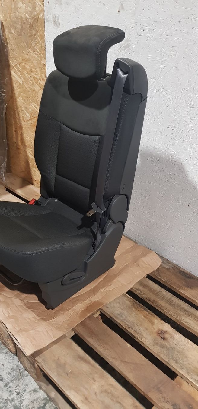 Tutti pezzi di ricambio auto: Renault Espace Sitze Auto Sitz Sjedili Siege Camper – Usato da Herzogenbuchsee venduto da ilh_kh5d 1