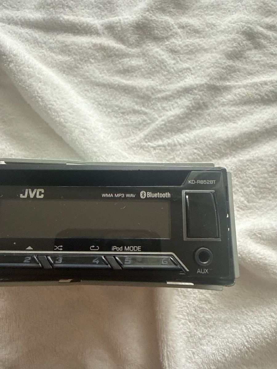 JVC Radio: Autoradio JVC mit Bluetooth  – Usato da Bern venduto da Vinujhan 1