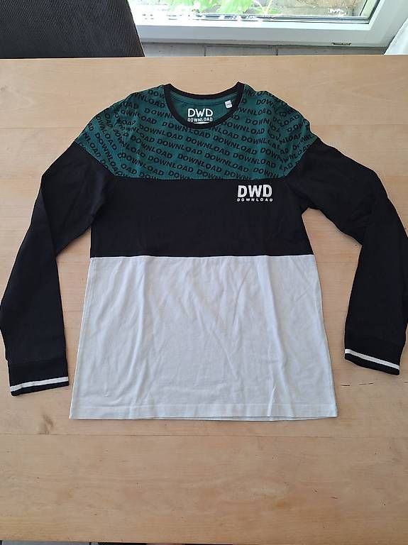 Hemden, T-Shirts & Polos: Langarmshirt Gr.158 2 Stück – Gebraucht aus Seewis-Dorf von GAGAGAGSGAGA 2