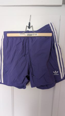 Adidas Originals Shorts lila Grösse M guter Zustand
