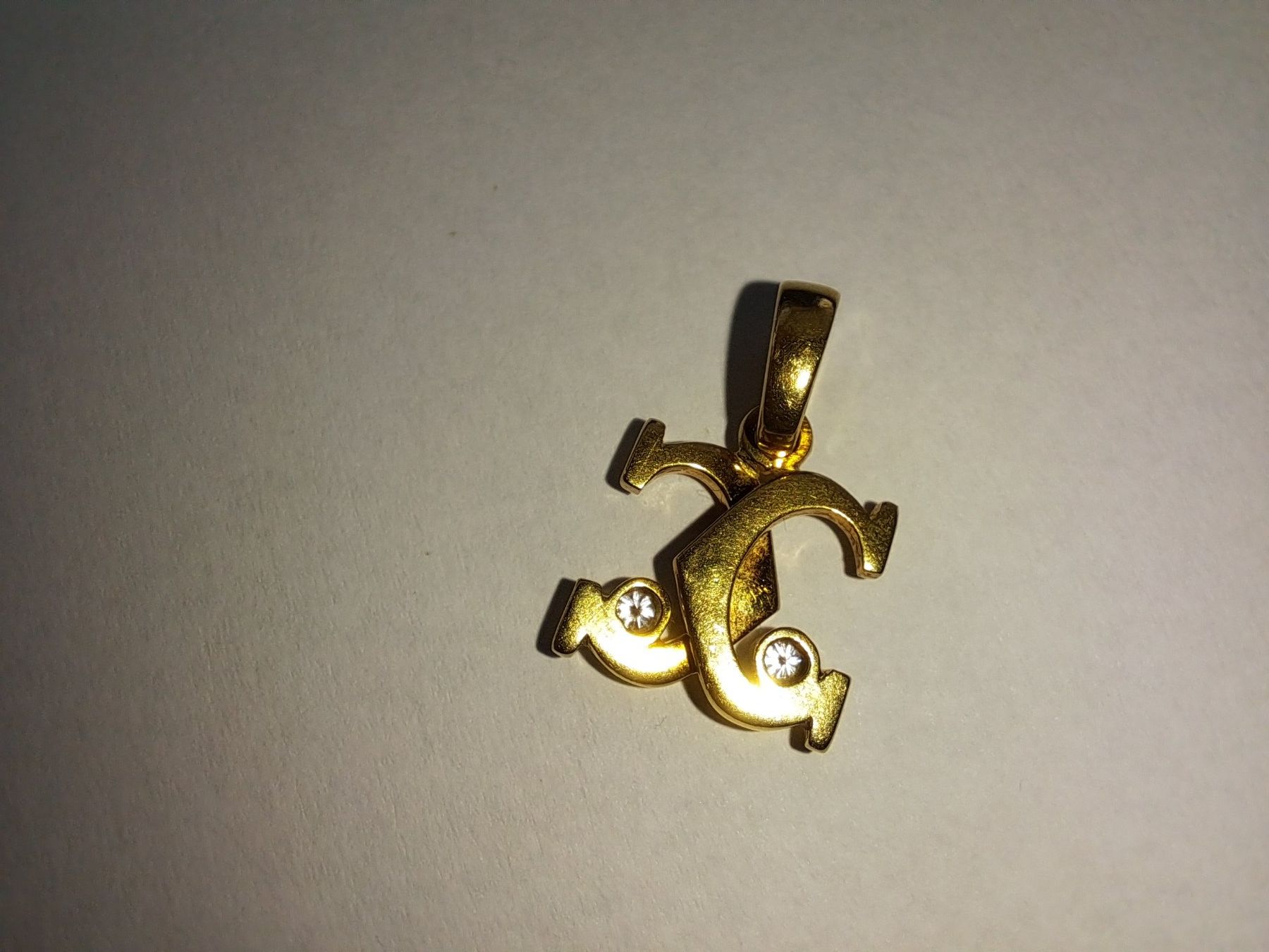 Ciondoli: Anhänger Doppel "C" mit 2 Diamanten – Usato da Pfäffikon ZH venduto da Valsangiaccomo 1
