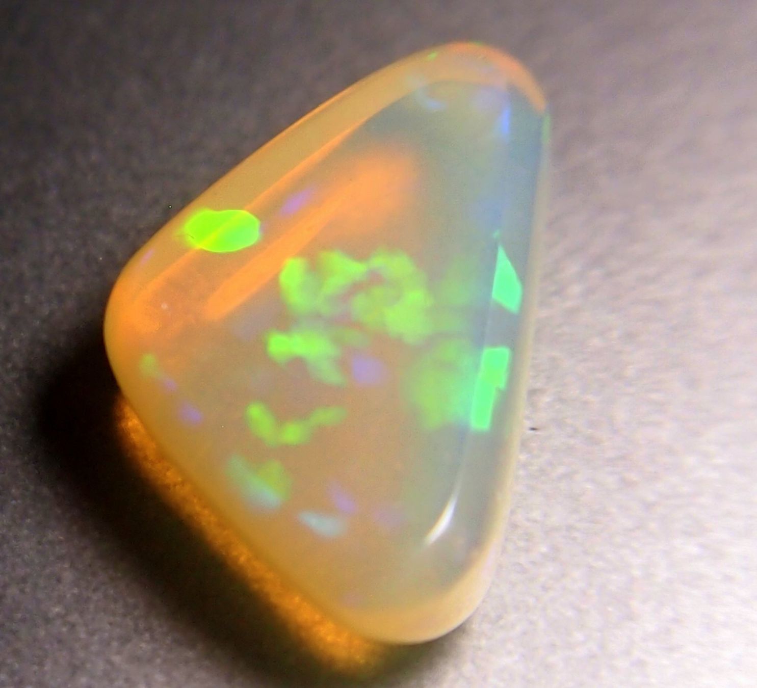 Pietre preziose: 2,97 Karat farbfunkelnder Welo-Opal,  fein geschliffen – Nuovo e nell'imballaggio originale da Reinach BL venduto da Hesekiel39 1