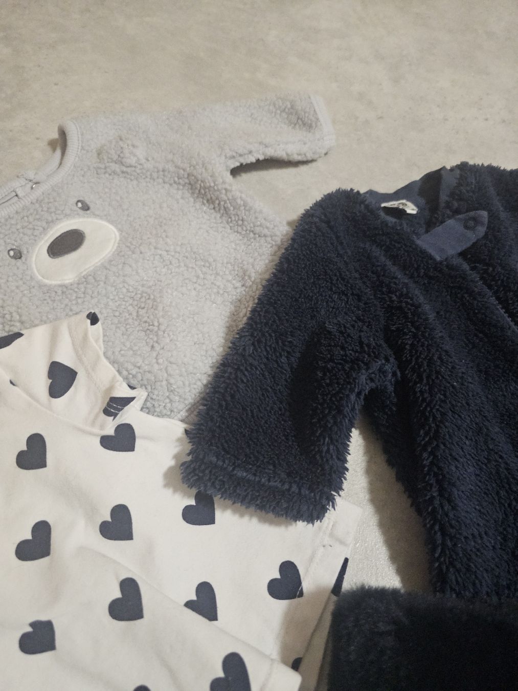 Lotti & Set di vestiti: Lot vêtements bébé 0-2mois – Usato da Sornetan venduto da T.a333 2