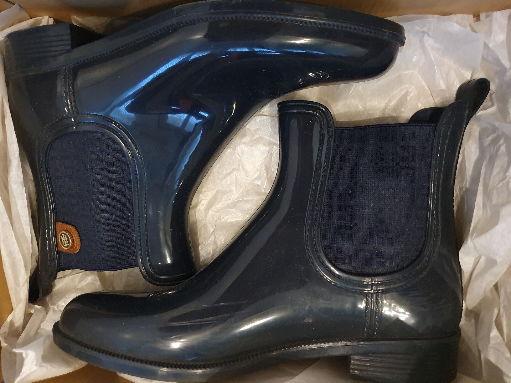 Tommy Hilfiger Damenschuhe: Tommy Hilfiger Gummistiefel Grösse 39 – Neu (gemäss Beschreibung) aus Wettingen von __Dom__ 2