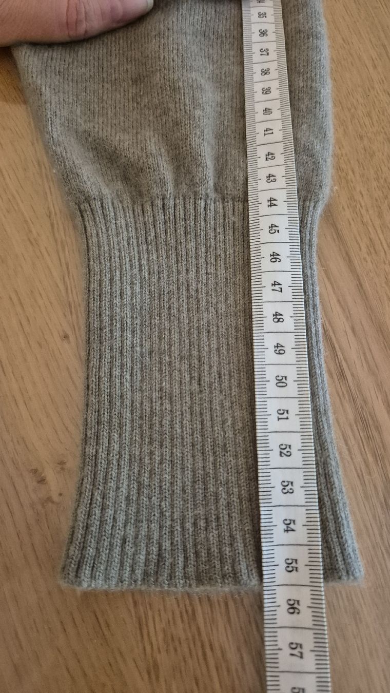 Uniqlo Pullover & Sweatshirts: Uniqlo Kaschmir Pullover beige Grösse M  – Gebraucht aus Winterthur von ann_7lxx 5