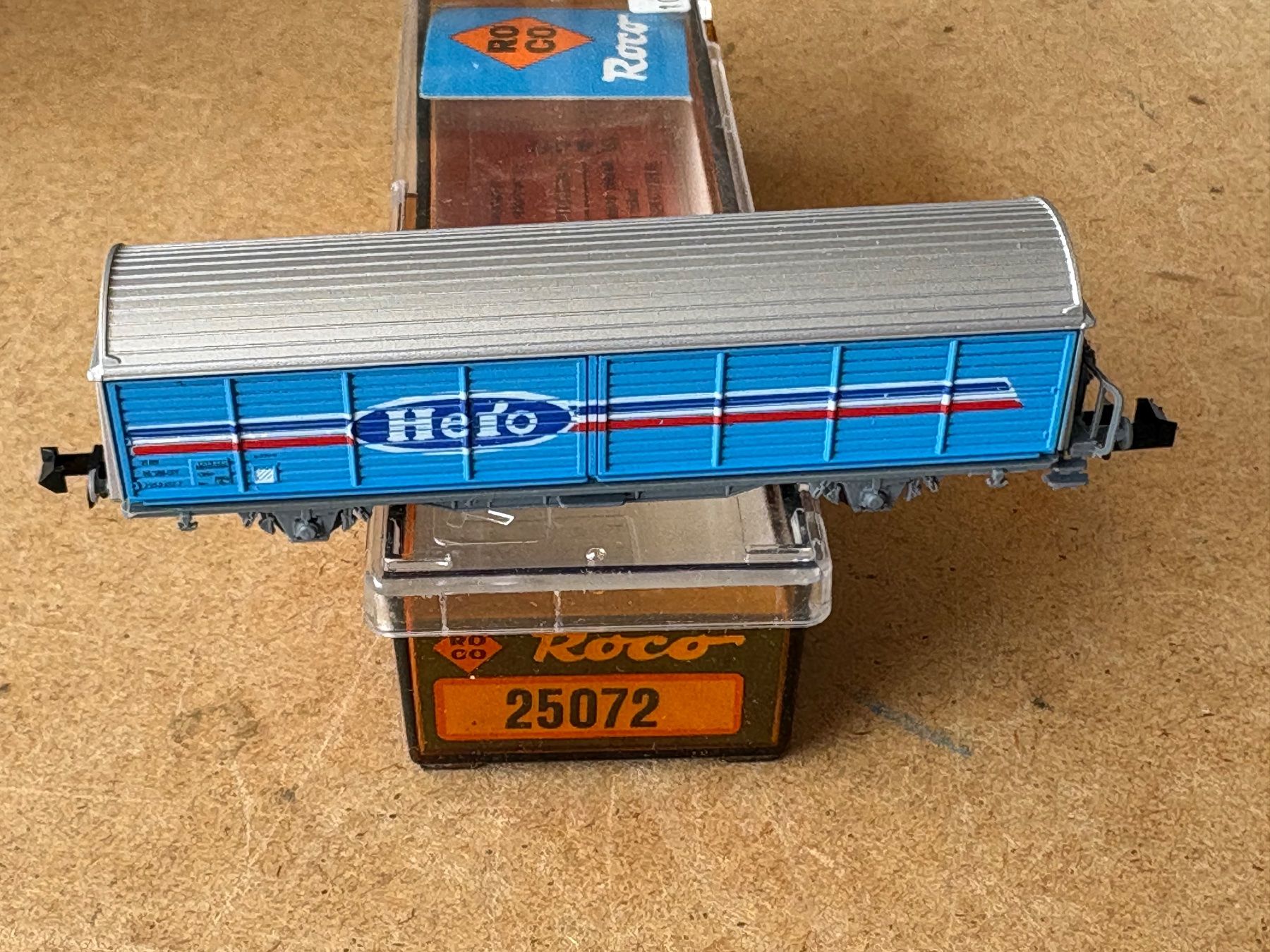 Roco Modellini di ferrovie: Roco 25072 Guterwagen SBB Hero – Nuovo (secondo la descrizione) da Hauterive NE venduto da eriamch
