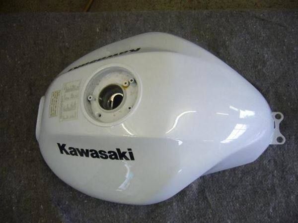 Kawasaki ER-6n / 2009 Benzintank 1