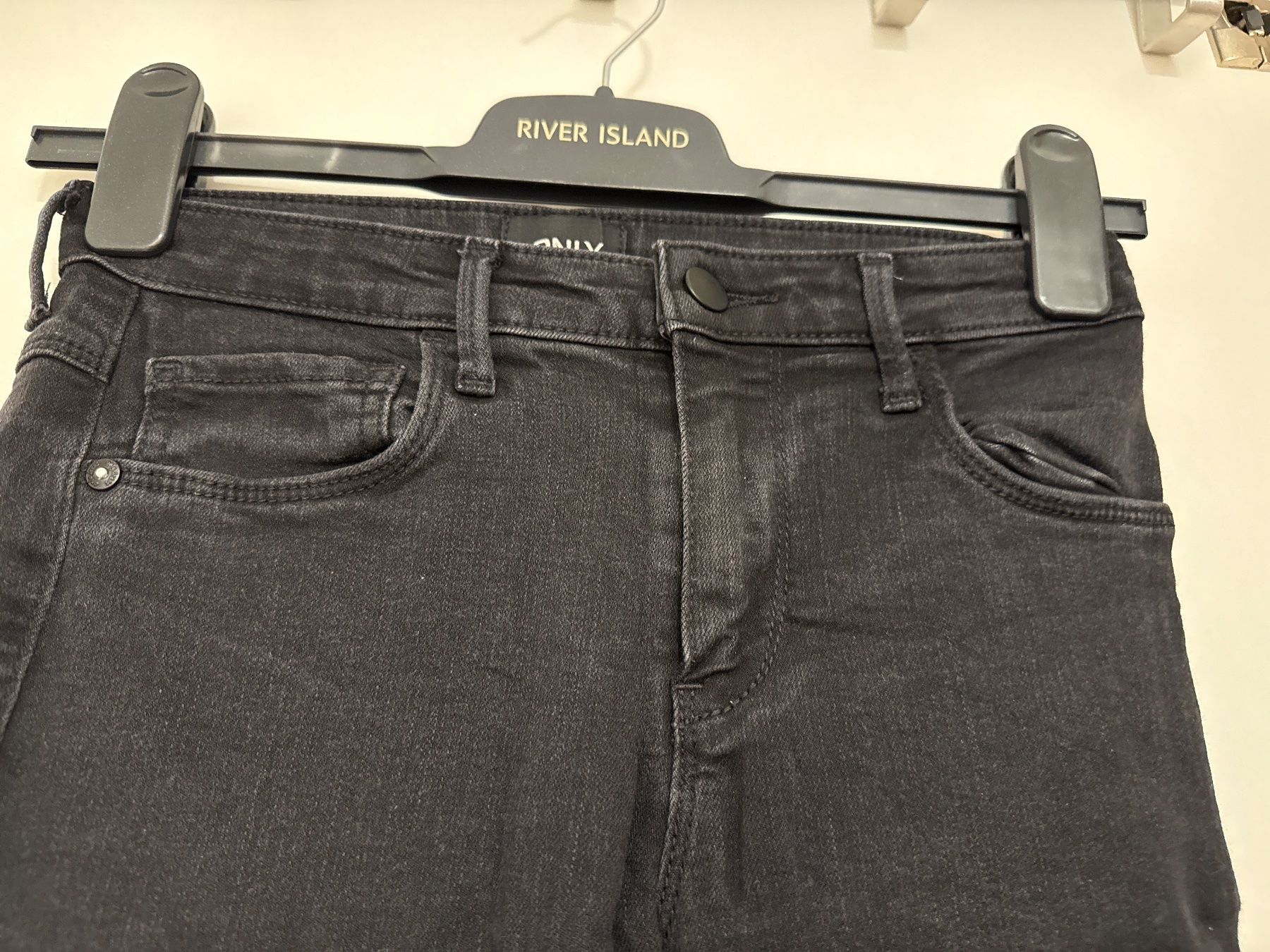Only Hosen: Only Caprihose Gr.S – Gebraucht aus Schönenwerd von __chiara__ 1