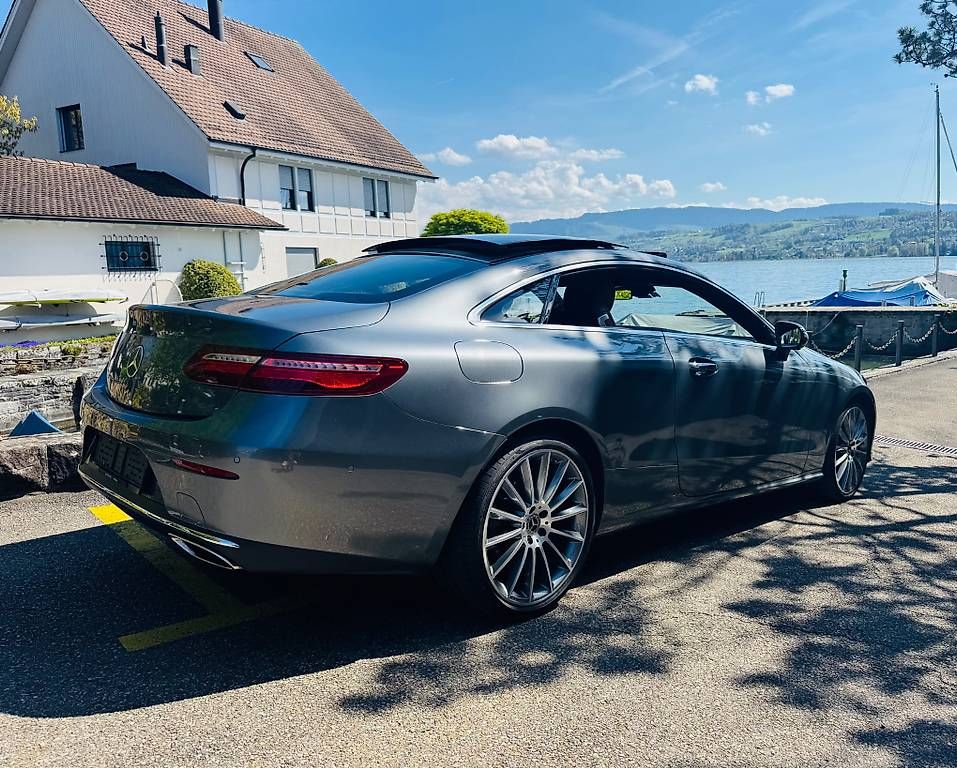 Autos: Mercedes-Benz E 300 Coupé – Gebraucht aus Meilen von HappyTogo
